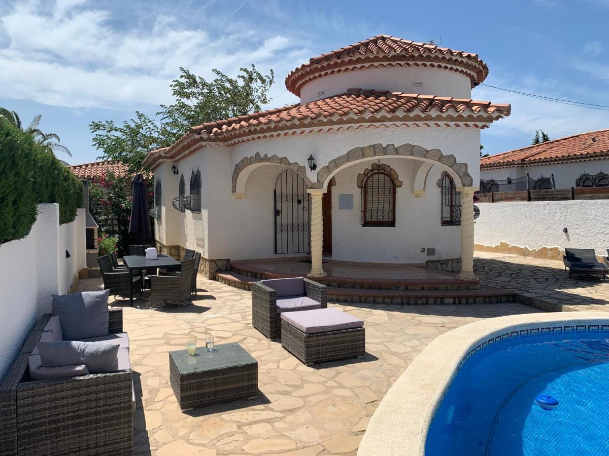 Sonrisa De Oro - Private Swimming Pool Villa *